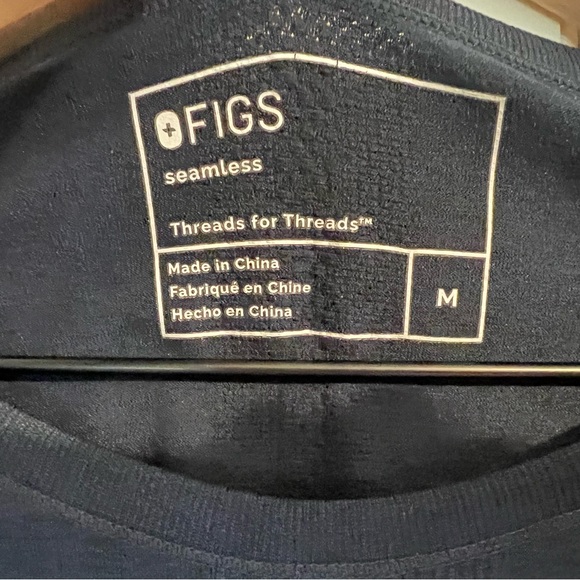 Figs under scrub navy blue top size medium - Picture 2 of 2